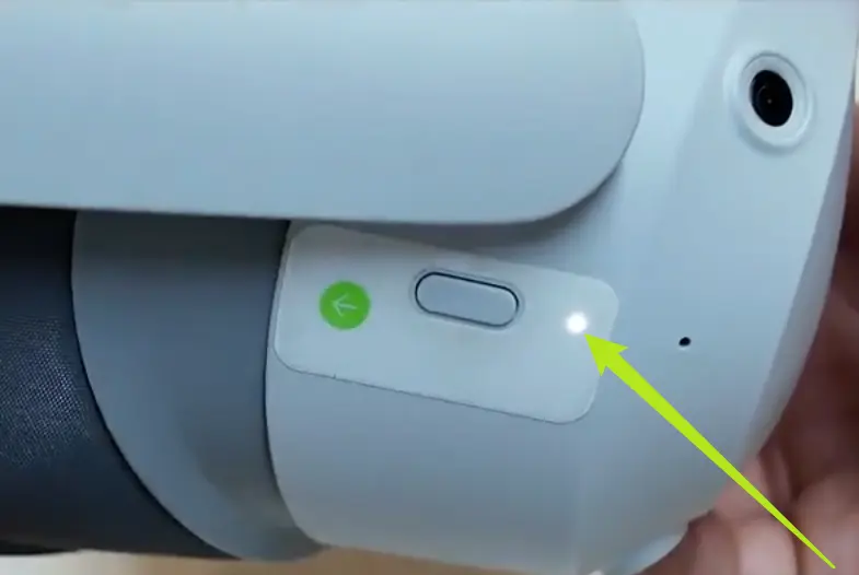 VR头显开机后指示灯亮起状态