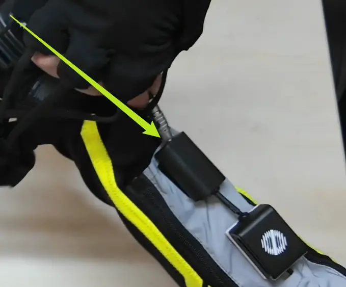 Glove to jacket connection