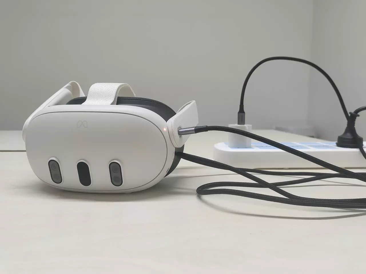 Charging VR Headset